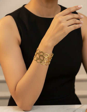 Geometric Circle Cutwork Kada