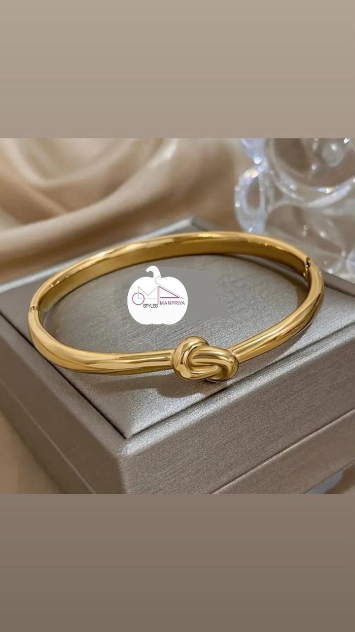 Elegant Knot Kada